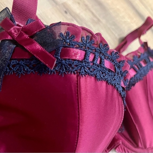 Curvy Kate Satin Ruffle Bra - Picture 3 of 6